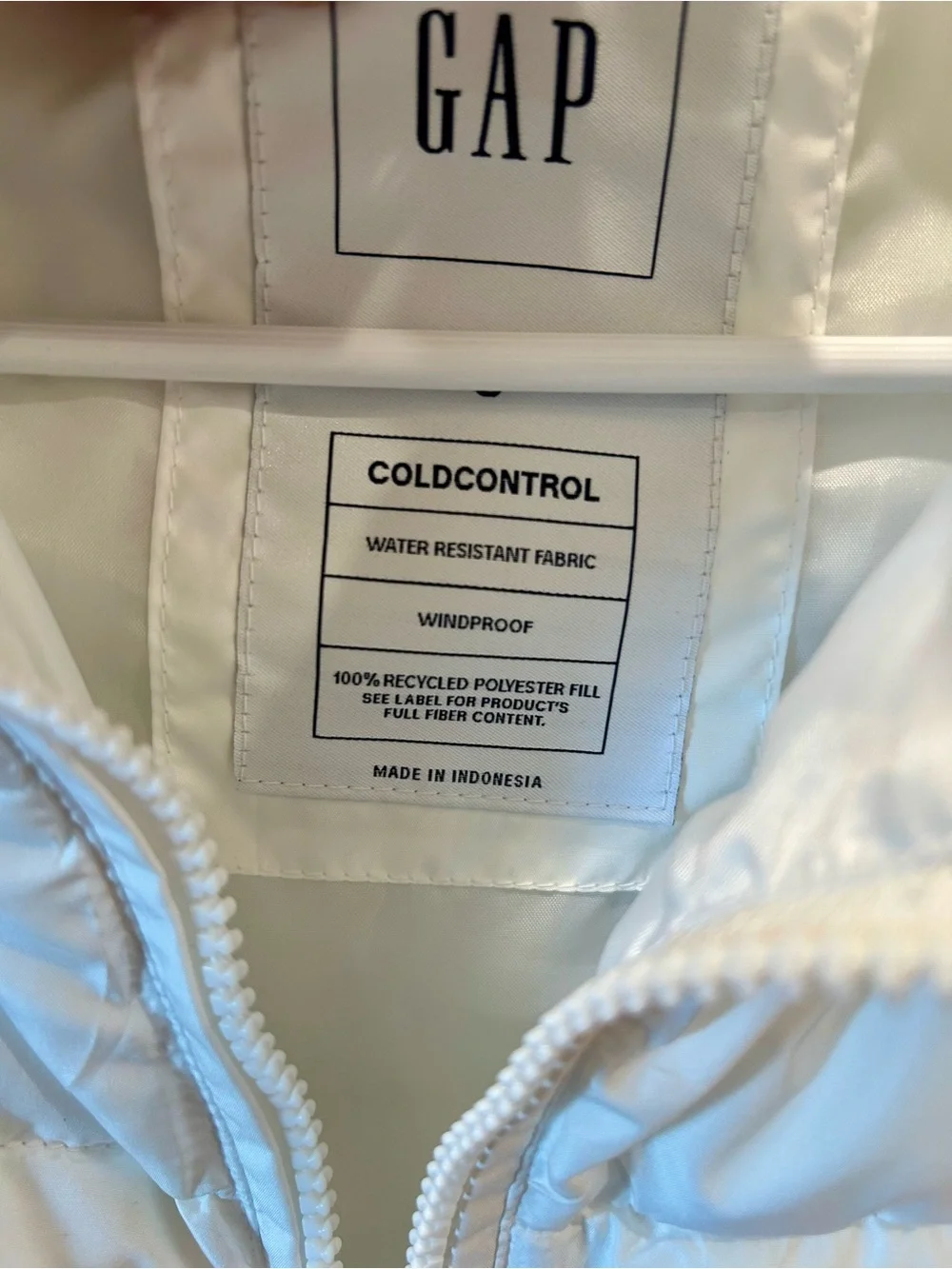 GAP ColdControl Lightweight Puffer Vest White Size S NWT